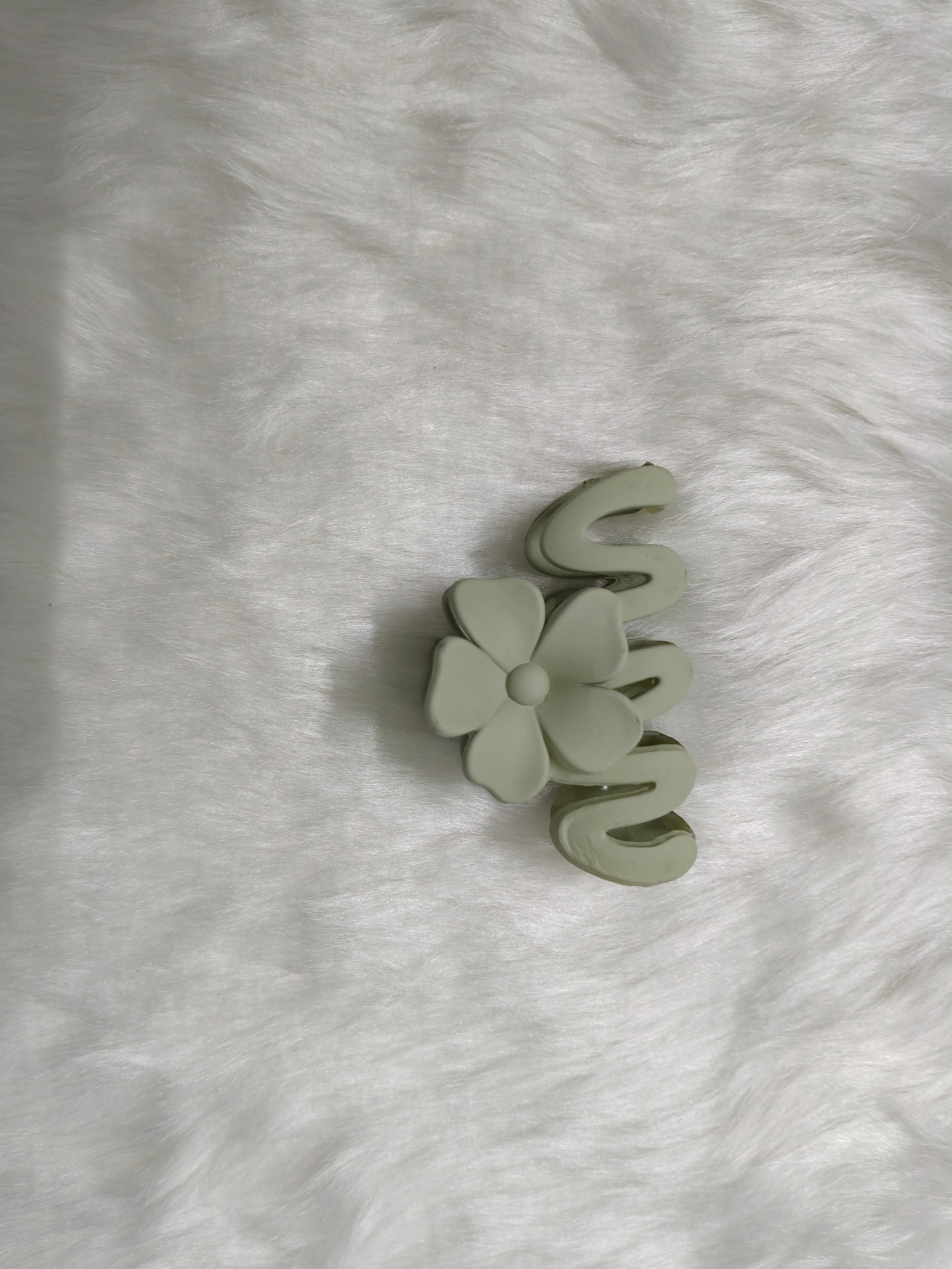 Zigzag Flower Hair Clip