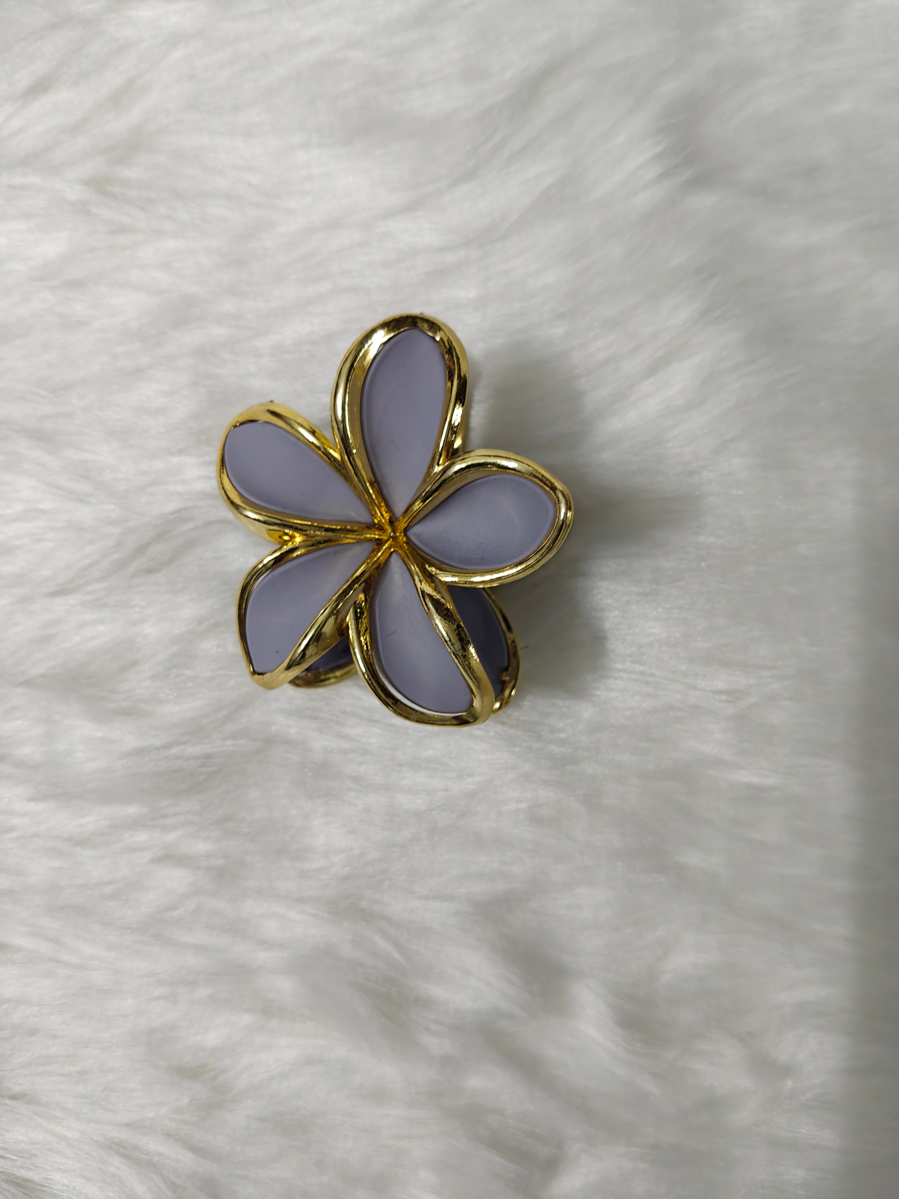 Matte Gold Finish Floral Hair Clip