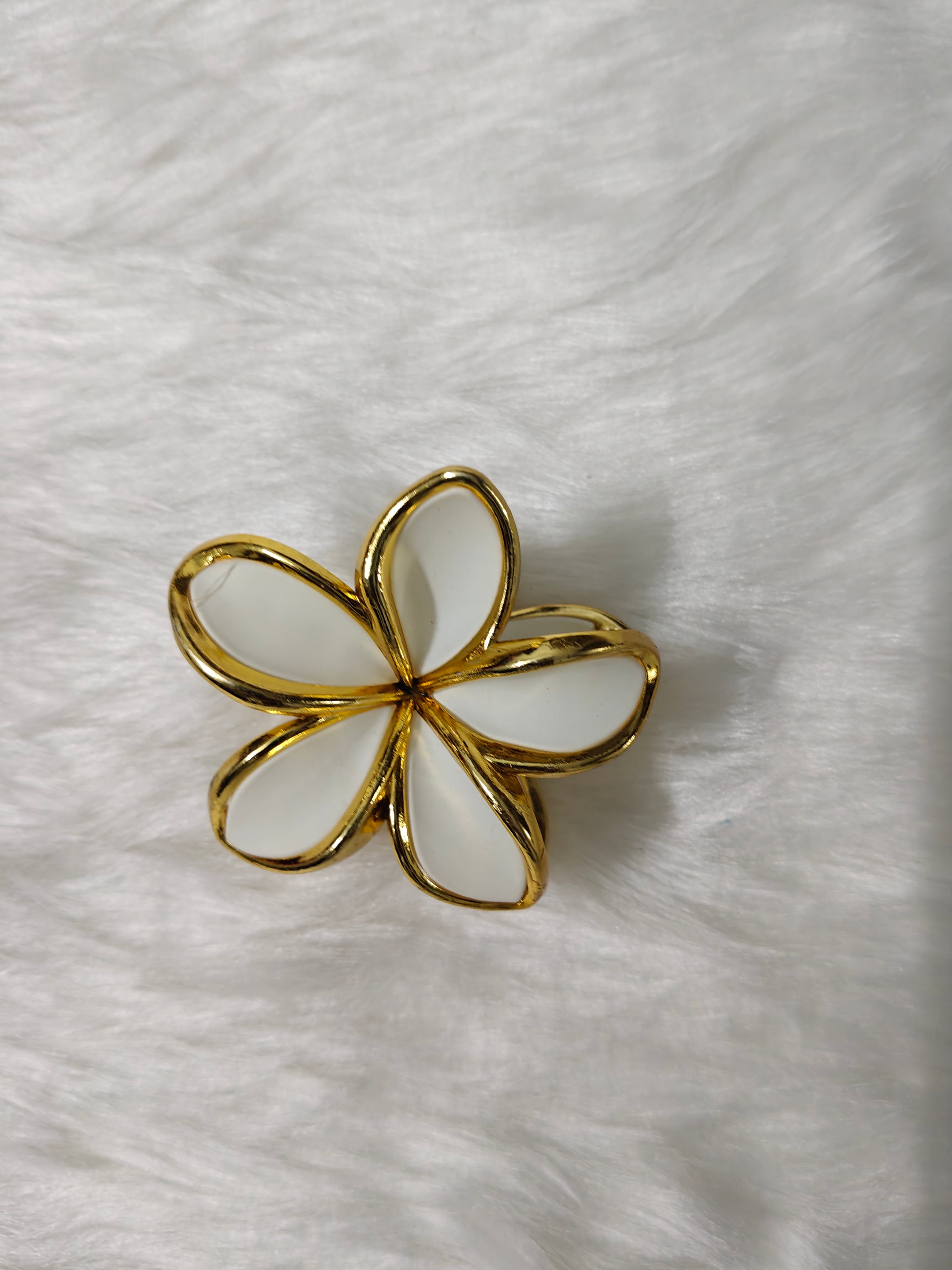 Matte Gold Finish Floral Hair Clip