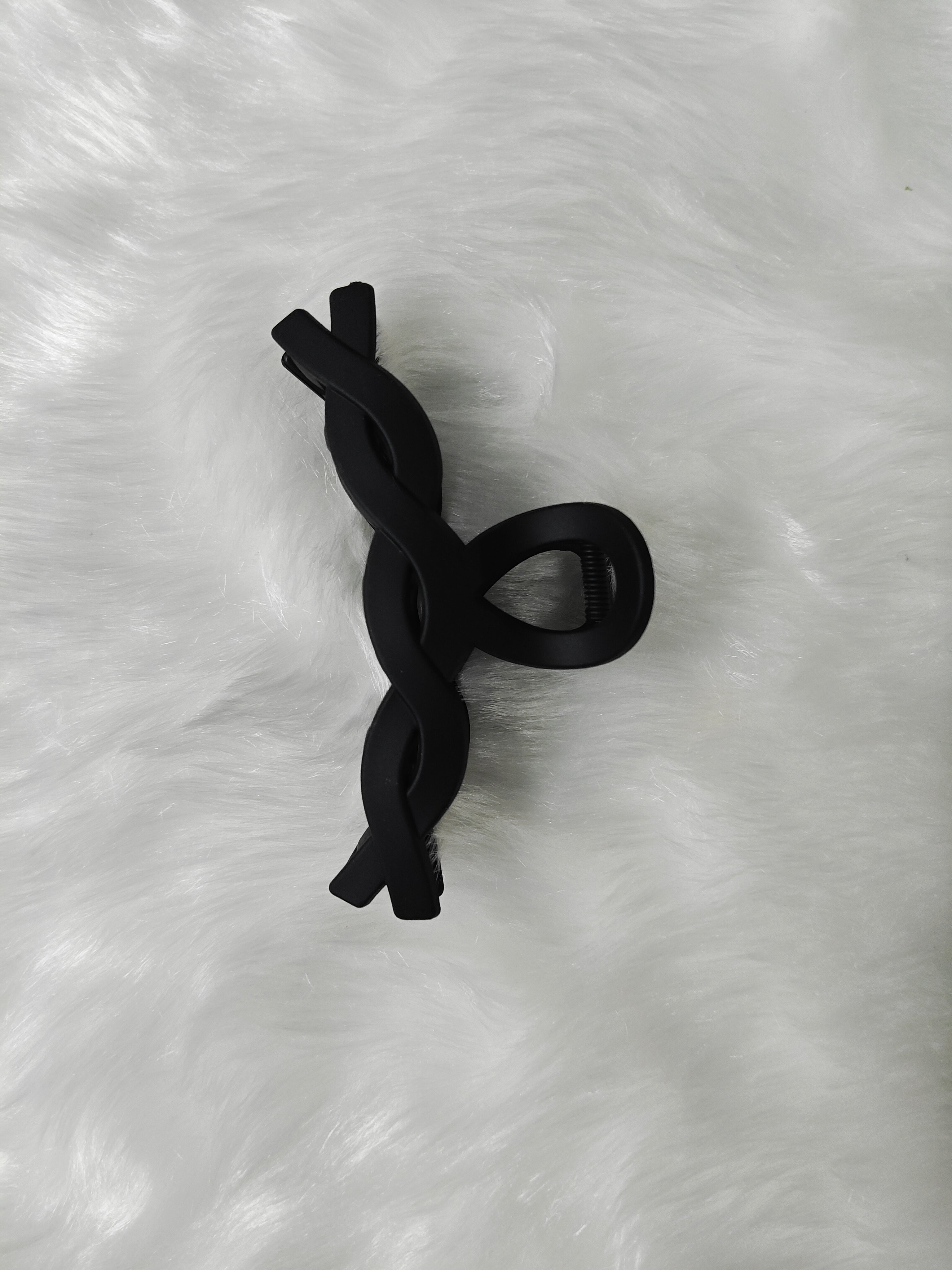 Matte Knot Hair Claw