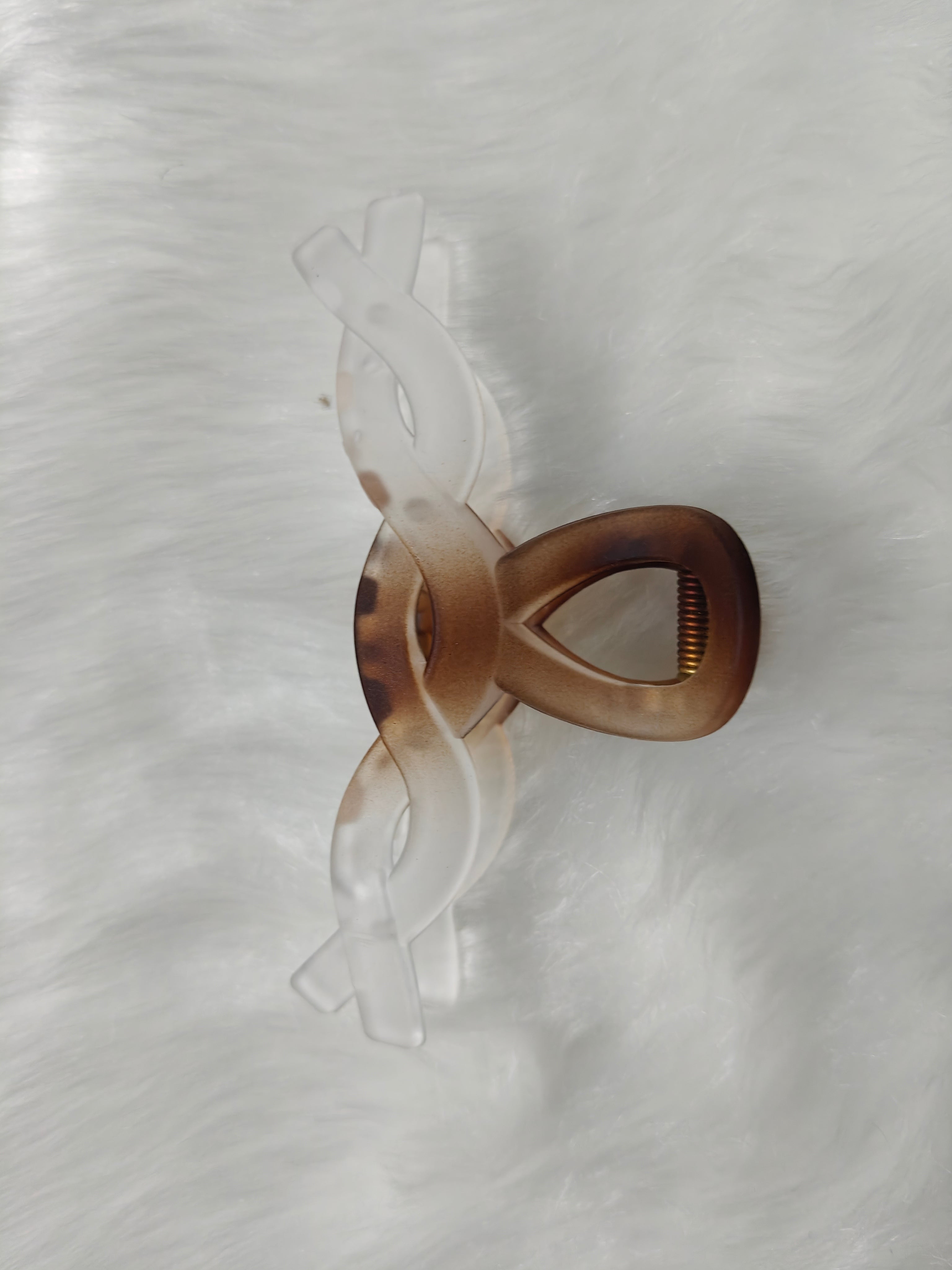Matte Knot Hair Claw