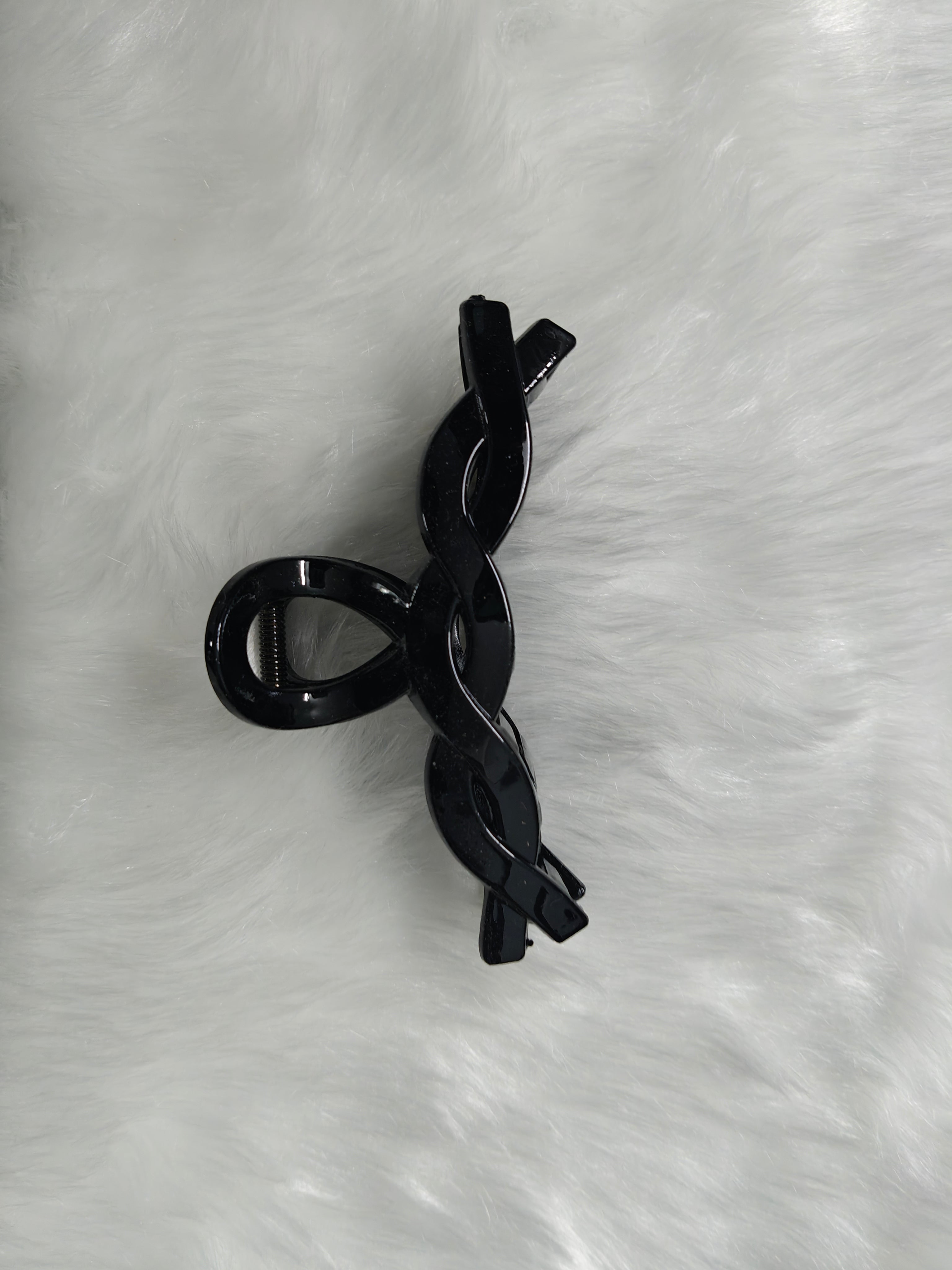 Glossy Knot Hair Claw