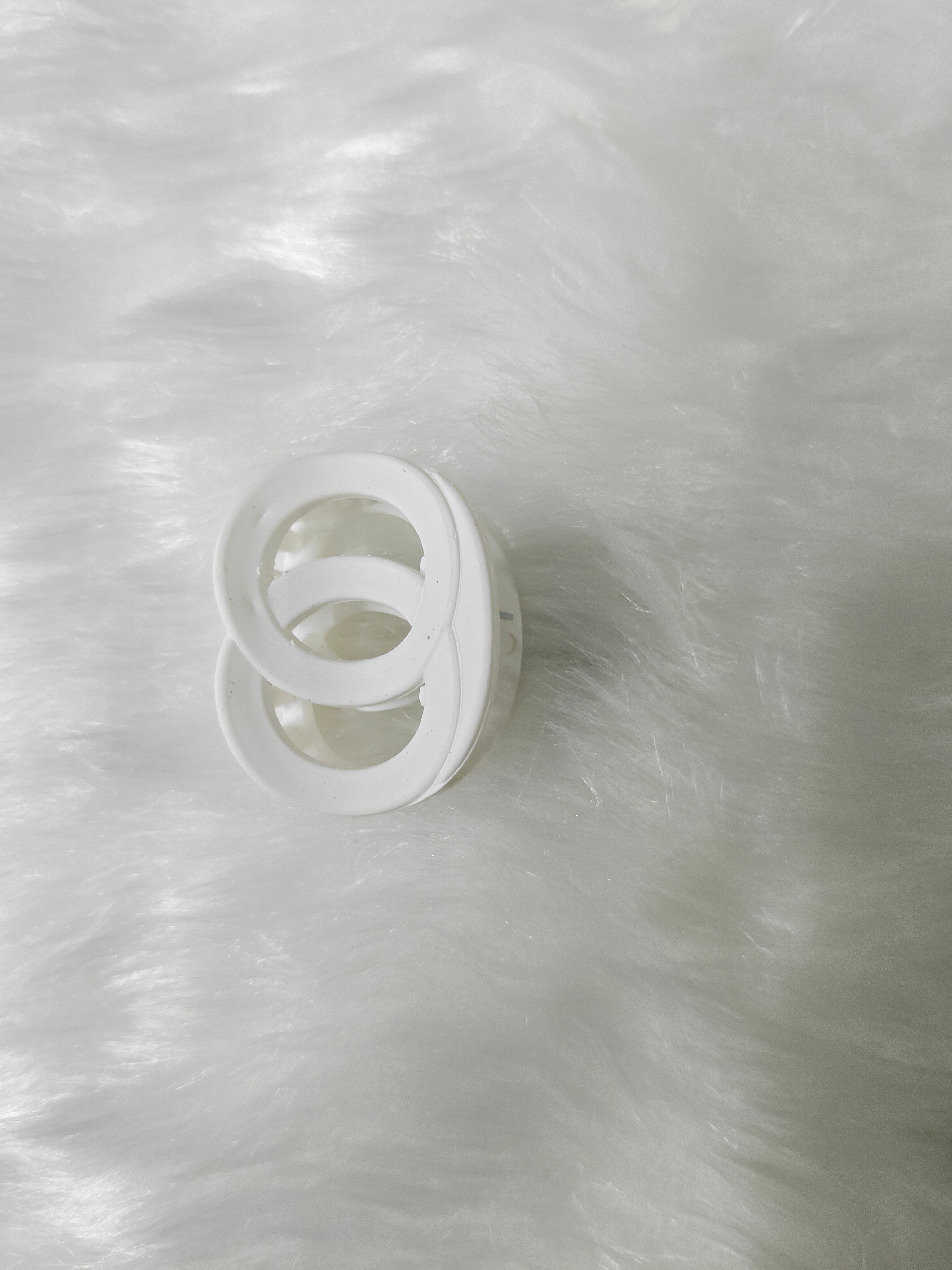 Double Circle Matte Clip