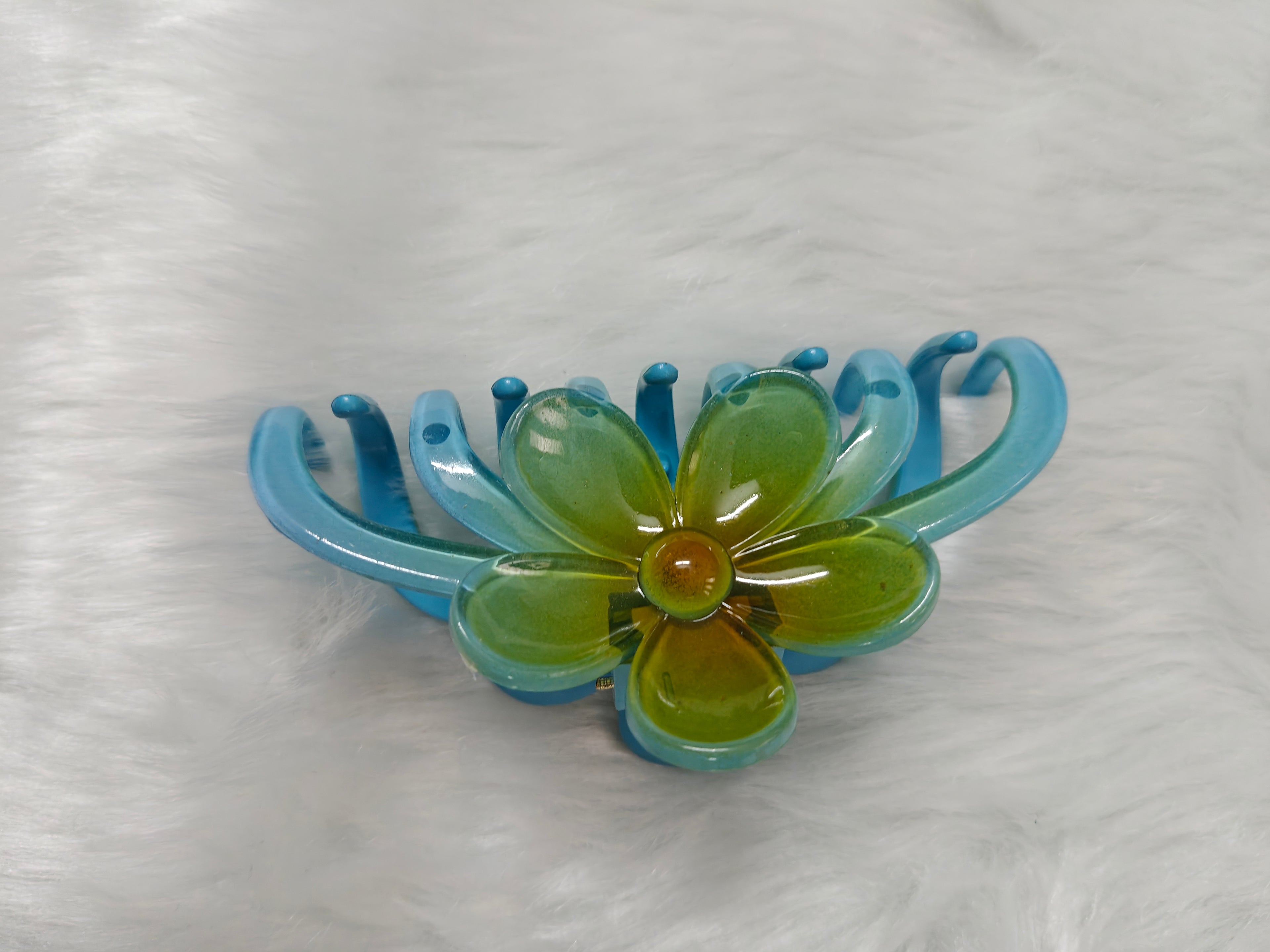 Floral crab clips