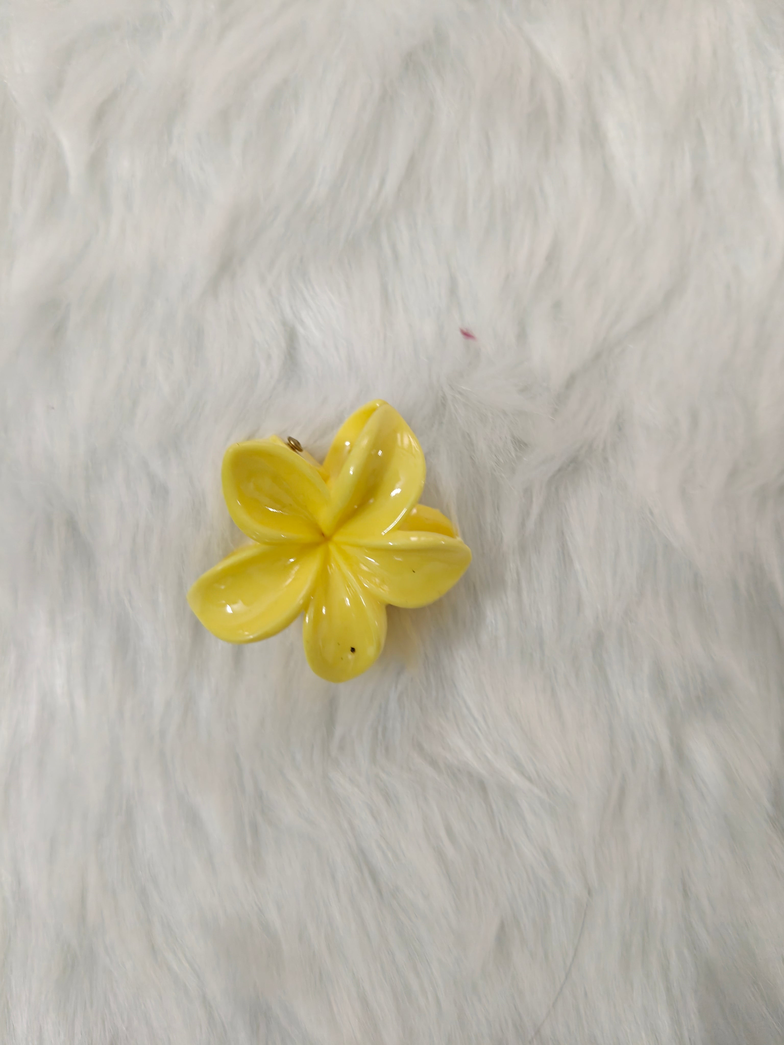 Small Floral Claw Hair Clips