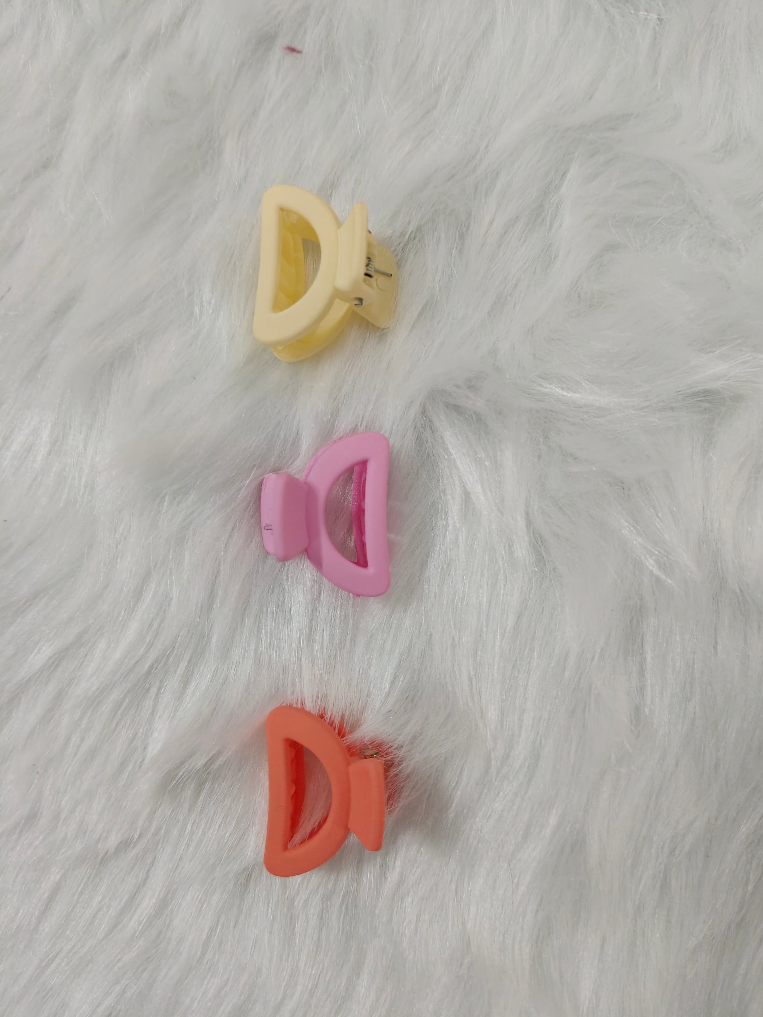 Tiny Oval Hair Clip